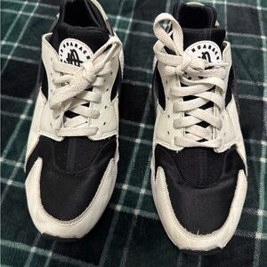 Nike Black and White Sneakers